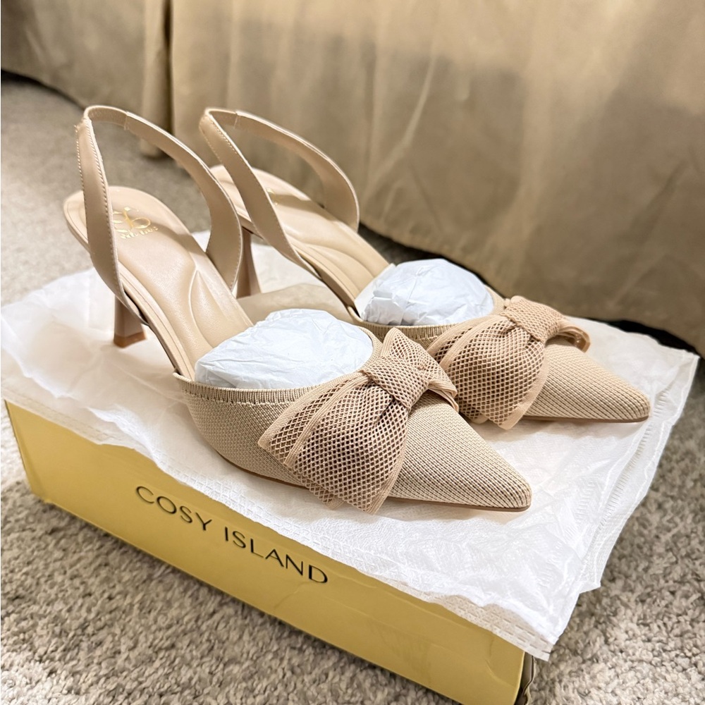 BNIB Cosy Island lace bow slingback, tan, size 8